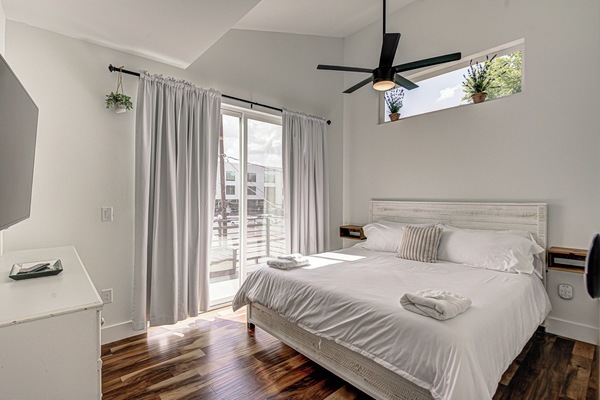 2 slaapkamers, een bureau, een strijkplank/strijkijzer, gratis wifi