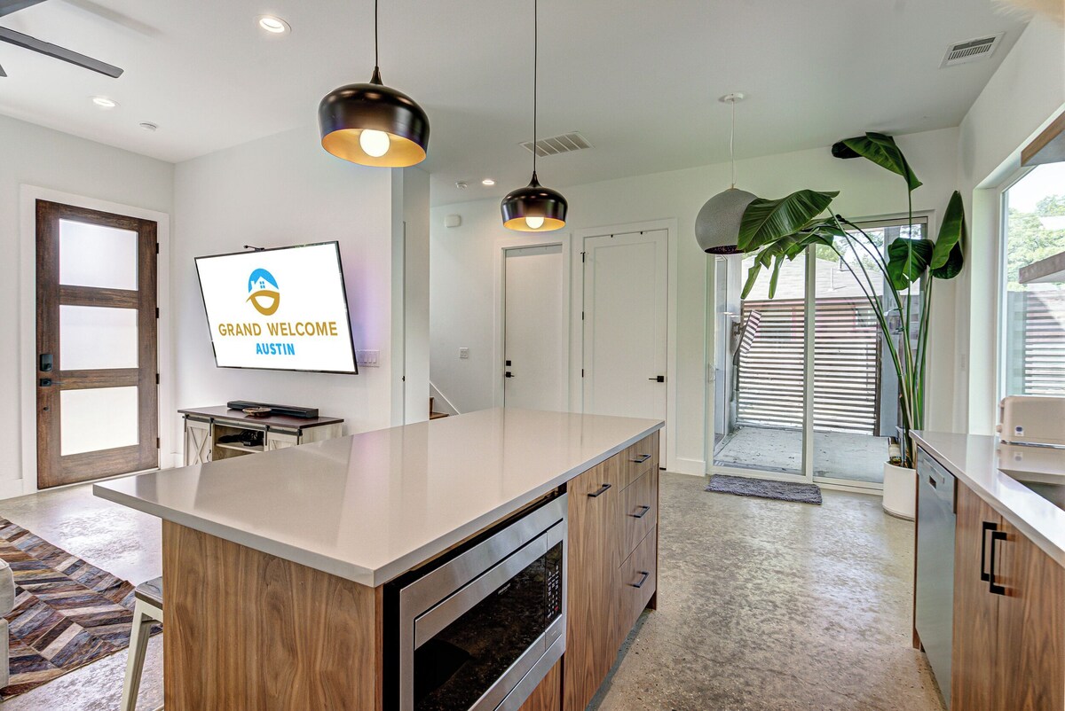Photo 15 of NEW Listing ! East Austin Home W/Pool & Patio