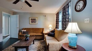 Smart TV - Dock&Volleyball! Near Downtown - Royal Aubergine (Savannah)