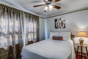 3 chambres, fer et planche à repasser, Wi-Fi gratuit, draps fournis