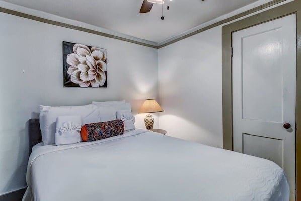 3 bedrooms, iron/ironing board, free WiFi, bed sheets