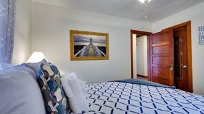 3 bedrooms, iron/ironing board, free WiFi, bed sheets