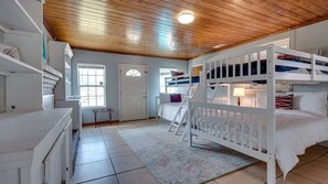 Iron/ironing board, free WiFi, bed sheets