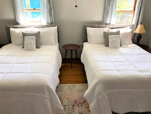 5 bedrooms, iron/ironing board, free WiFi, bed sheets