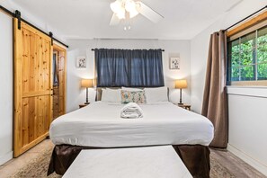 3 bedrooms, iron/ironing board, free WiFi, bed sheets