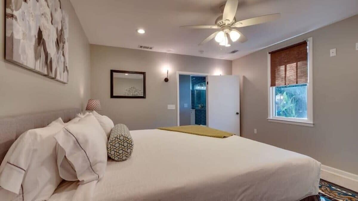 3 bedrooms, iron/ironing board, free WiFi, bed sheets