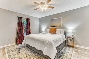 3 bedrooms, iron/ironing board, free WiFi, bed sheets