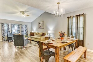 Dining - Fenced Yard, Patio & BBQ · Historic District Area (Savannah)