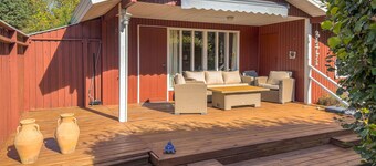 Nice home in Ebeltoft with WiFi