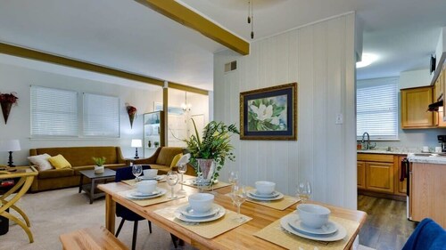Pet-Friendly · Yard & Ping Pong · Near Downtown