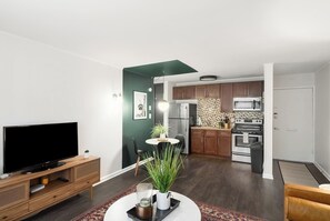 Fridge, oven, stovetop, coffee/tea maker - Retro Hotel One Bedroom- near downtown with pool! (Nashville)