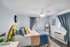 1 室のベッドルーム、WiFi (無料)、ベッドシーツ