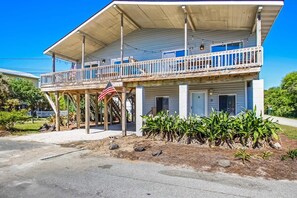 Exterior - Beach Vacation! Walkable to Dining&Shopping-Unit A (Tybee Island)