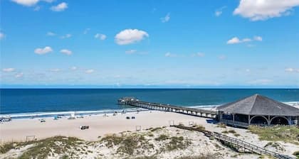 Beach Vacation! Walkable to Dining&Shopping-Unit A