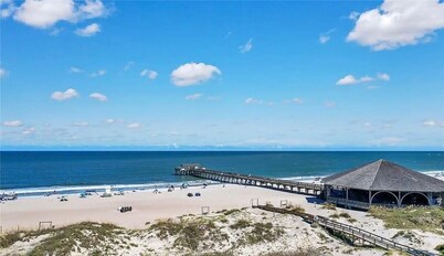Beach Vacation! Walkable to Dining&Shopping-Unit A