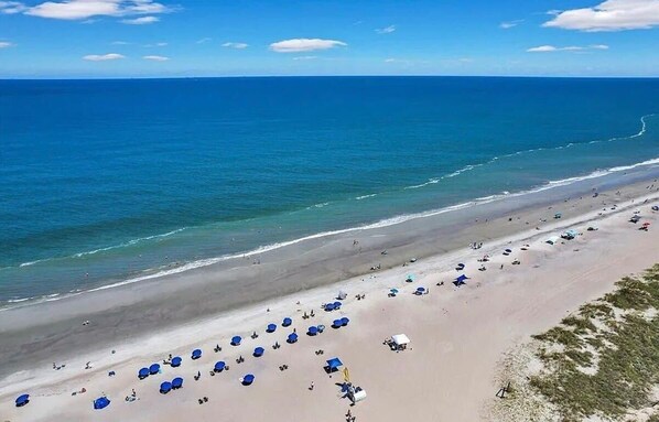 Platja a a prop 