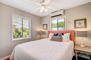 4 bedrooms, free WiFi, bed sheets - Beachside Condos, Private Patios & Beach Path (Tybee Island)