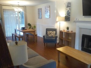 Smart TV - Fenced Yard w/ Pool! Laurelwood Lodging (Savannah)