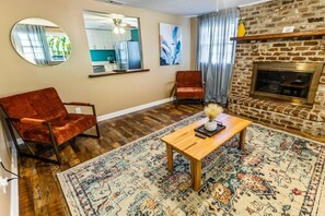 Smart TV, table tennis