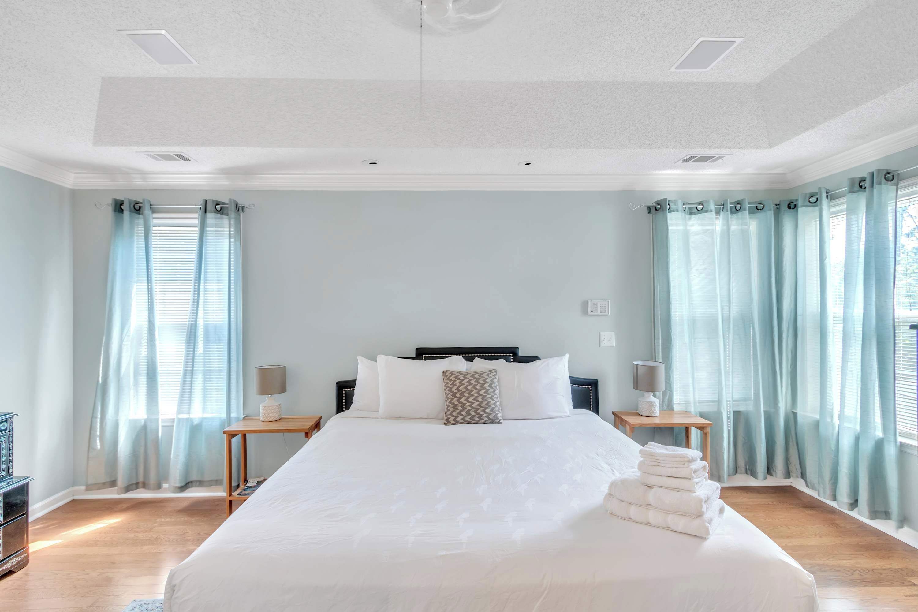 4 bedrooms, free WiFi, bed sheets