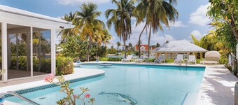 Yippee Kai Eh! @ Rum Point - A Villa with Heated Pool & Dock