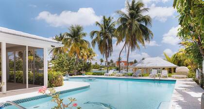 Yippee Kai Eh! @ Rum Point - A Villa with Heated Pool & Dock