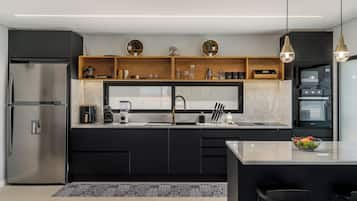 Fridge, microwave, oven, stovetop
