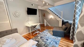 3 makuuhuonetta, silitysrauta/-lauta, Wi-Fi, vuodevaatteet