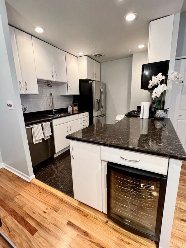 Mikrowelle, Ofen, Herdplatte, Geschirrspüler