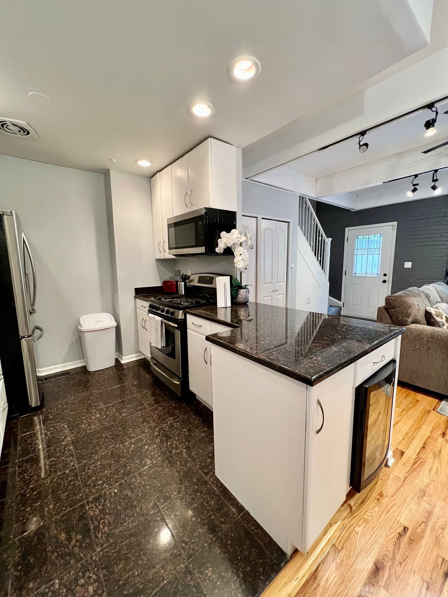 Mikrowelle, Ofen, Herdplatte, Geschirrspüler