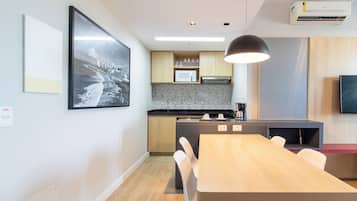 Basic Apartment | Dining