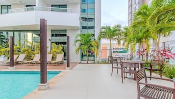 Kolam renang outdoor