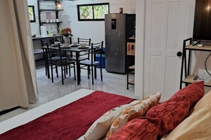 Unclassified image, 4 of 8, button