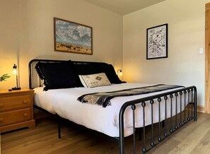 2 bedrooms, WiFi, bed sheets