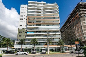 Exterior - Modern Apt With Balcony 150m From the sea Abc0202 (Itajai)