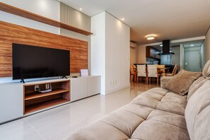 Basic Apartment | Living area