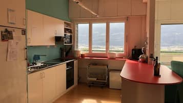 Micro-ondas, fogão, cooktop, lava-louças