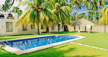 2 bedroom house with swimming pool in Ixtapa