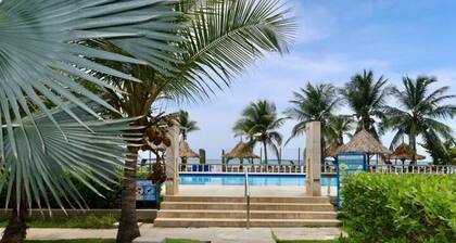 Villa with a view of the the sea and 50 meters away Gated community