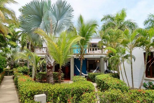 Villa with a view of the the sea and 50 meters away Gated community