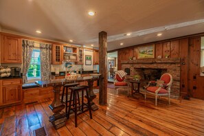 Interior - Historic Home with Colonial Charm in Manchester (Manchester)
