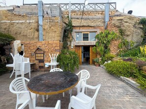House, 2 Bedrooms, Accessible, Smoking | Outdoor dining