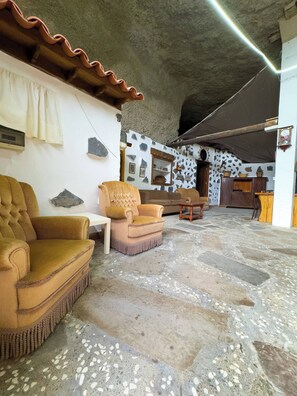 House, 2 Bedrooms, Accessible, Smoking | Interior