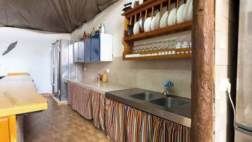 House, 2 Bedrooms, Accessible, Smoking | Private kitchen