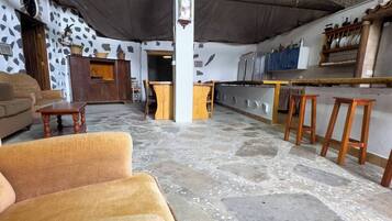 House, 2 Bedrooms, Accessible, Smoking | Interior