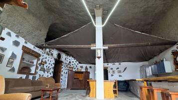 House, 2 Bedrooms, Accessible, Smoking | Interior