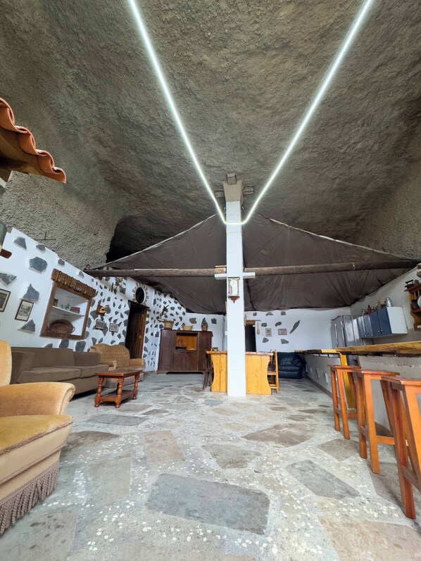 House, 2 Bedrooms, Accessible, Smoking | Interior