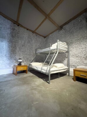House, 2 Bedrooms, Accessible, Smoking