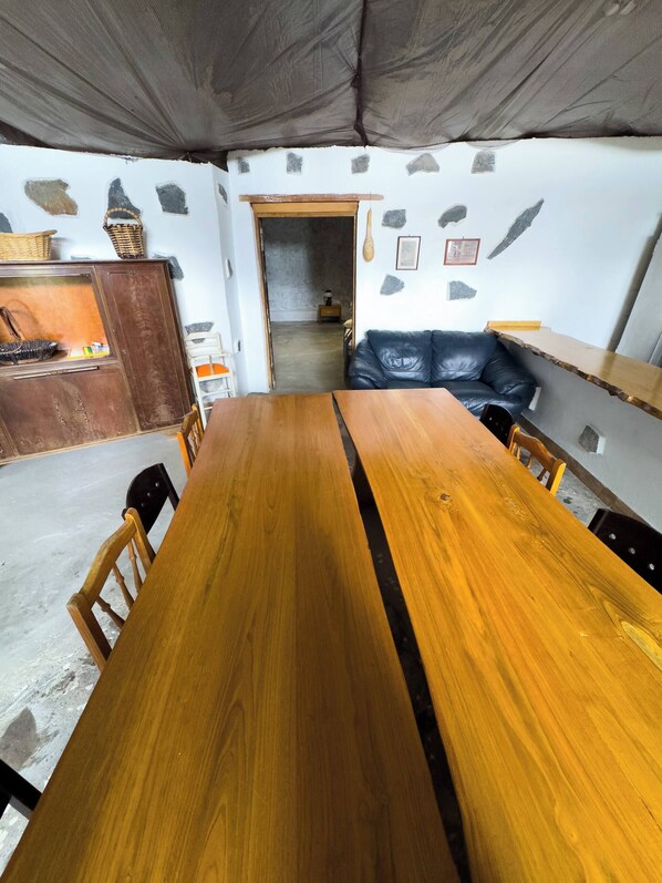 House, 2 Bedrooms, Accessible, Smoking | Interior