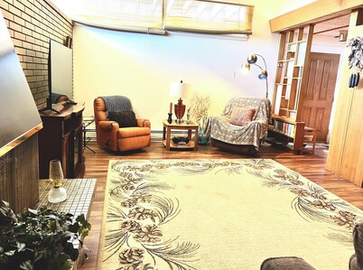Stylish Mid Century 4-Bedroom House in Fort Benton